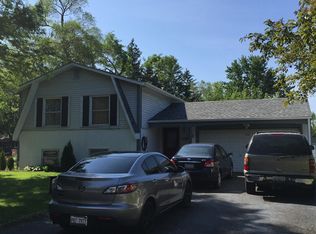 349 Greenwood Dr, Bolingbrook, IL