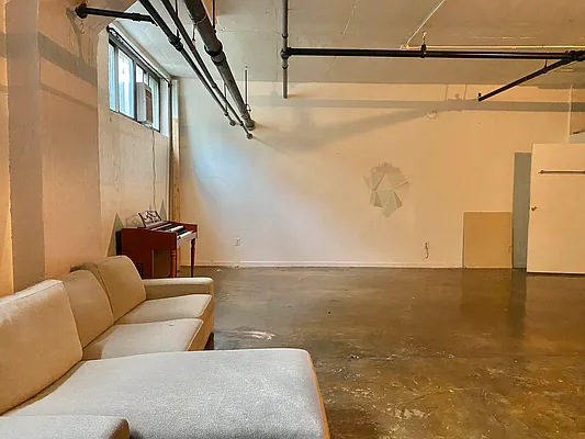 Rented by EXR | media 3