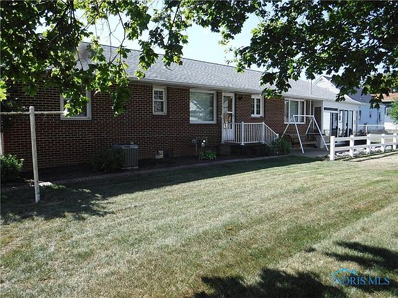 3rd image of 304 N Turkeyfoot Ave