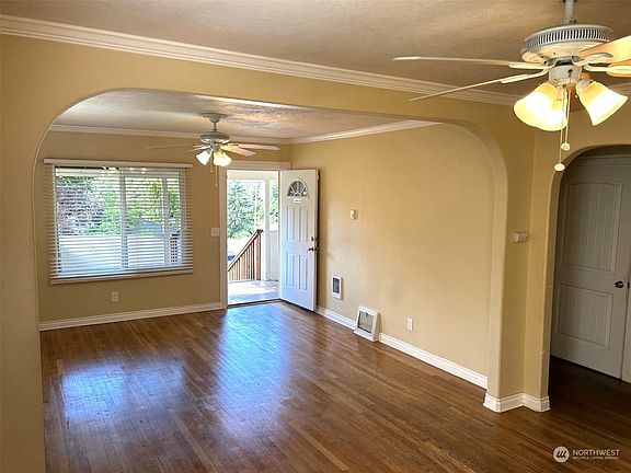 3rd image of 1207 SUNRISE Street