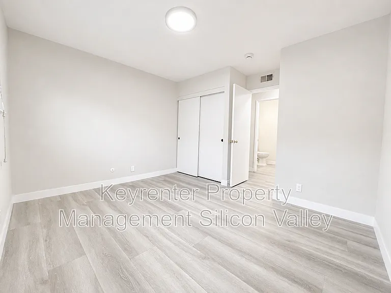 1104 Delna Manor Ln #3 — Photo 7