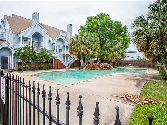 2nd image of 14550 Fonmeadow Dr APT 1206