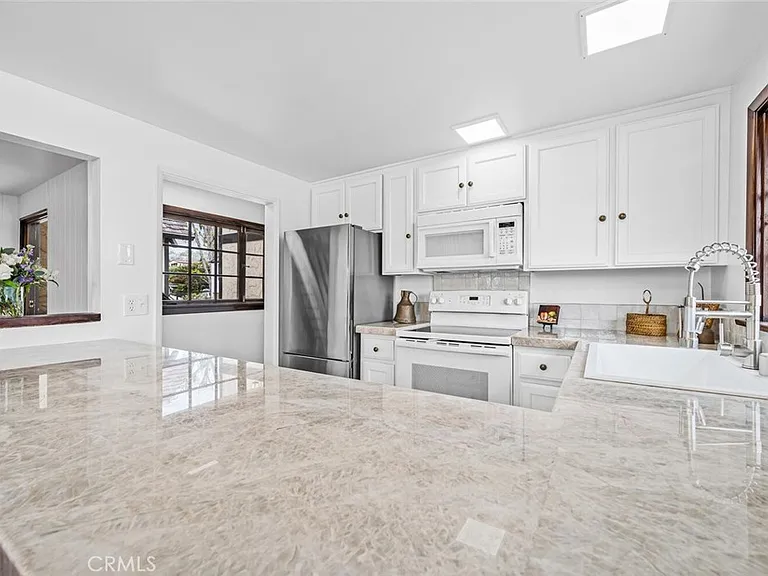 329 Aster St — Photo 14