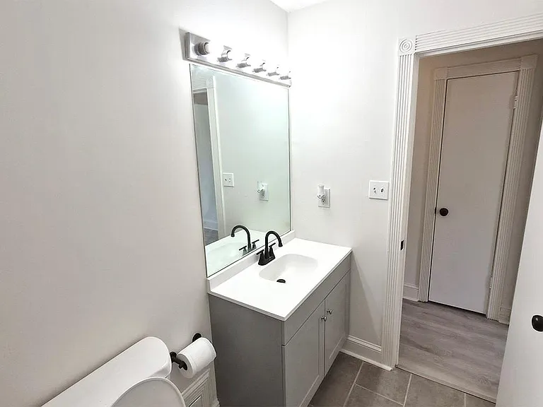 3360 Club Dr #C — Photo 20