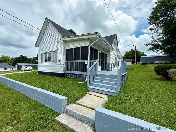 701 N High Street, Salem, IN 47167