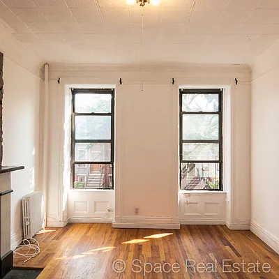 Rented by Space Real Estate | media 31