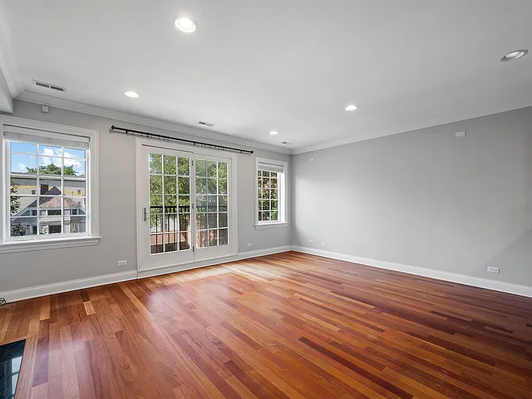 3723 N Wilton Ave #3 — Photo 2
