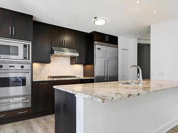3rd image of 1039 Lasalle St #7