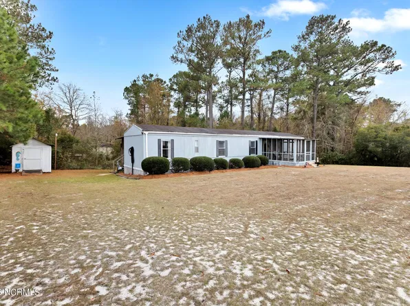 956 Hillview Drive, Hampstead, NC 28443