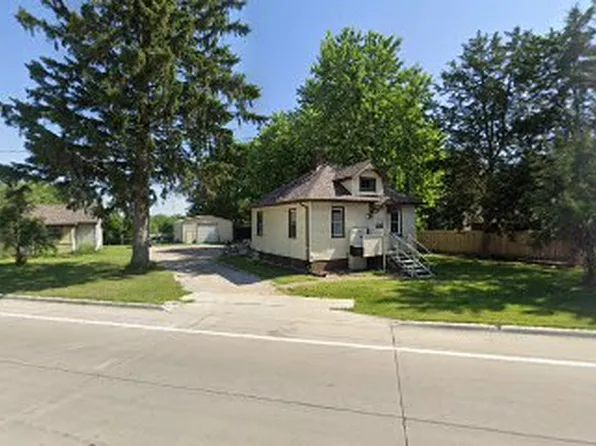 2605 Hickory Grove Rd, Davenport, IA 52804
