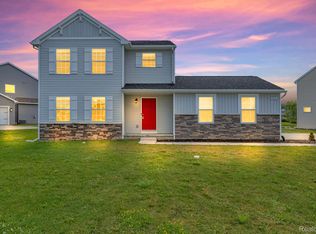 7019 Marigold Ct, Grand Blanc, MI 48439