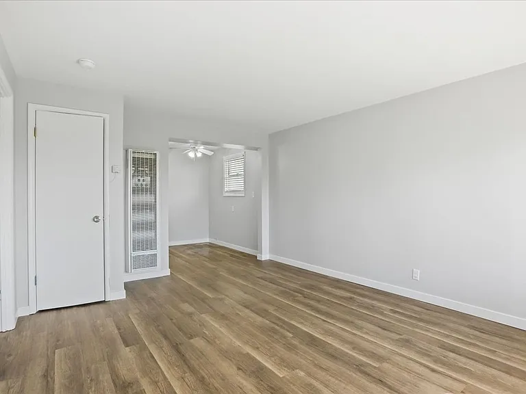 Summit Grove Flats — Photo 9