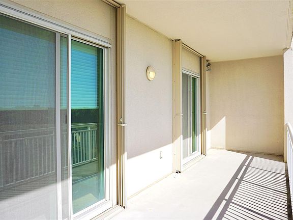 3rd image of 1700 Scenic Hwy APT 502