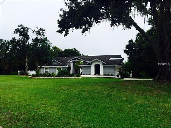 2nd image of 11902 Sugarberry Dr