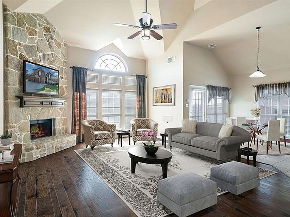 2nd image of 1405 Caruth Ln