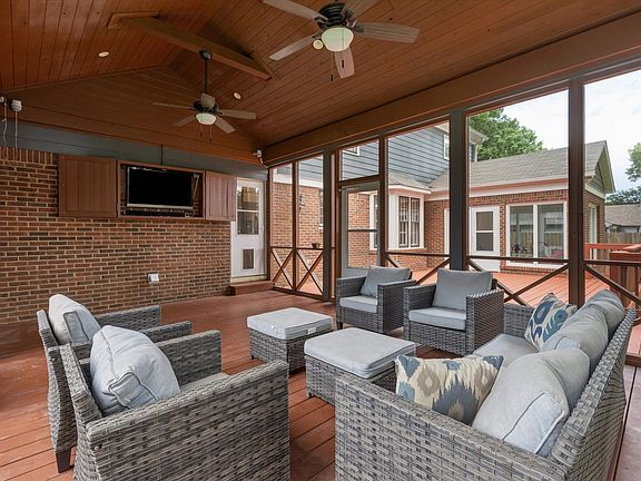 3rd image of 3426 Beaver Run Dr