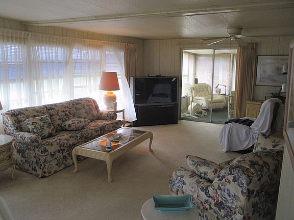 2nd image of 109 Bougainvillea Dr