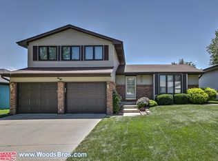 833 W Burt Dr, Lincoln, NE 68521