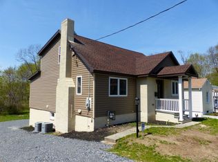 47 W Arnold Rd, Poughkeepsie, NY 12601