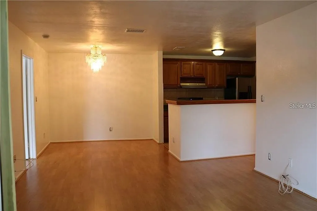 2 bed, 2.0 bath, 890 sqft, $1,595 — Photo 3