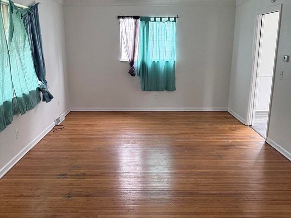 2nd image of 3554 Cecelia Ave