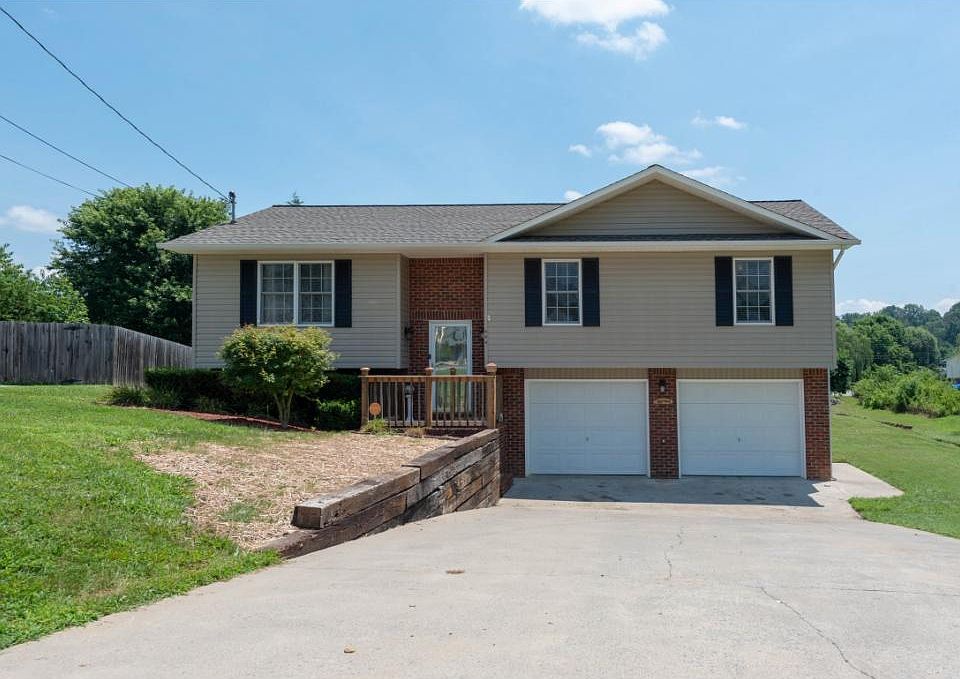 1st image of 409 Creekside Dr
