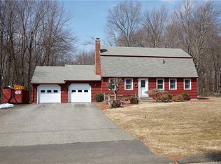 14 Settlers Ln, Sandy Hook, CT 06482