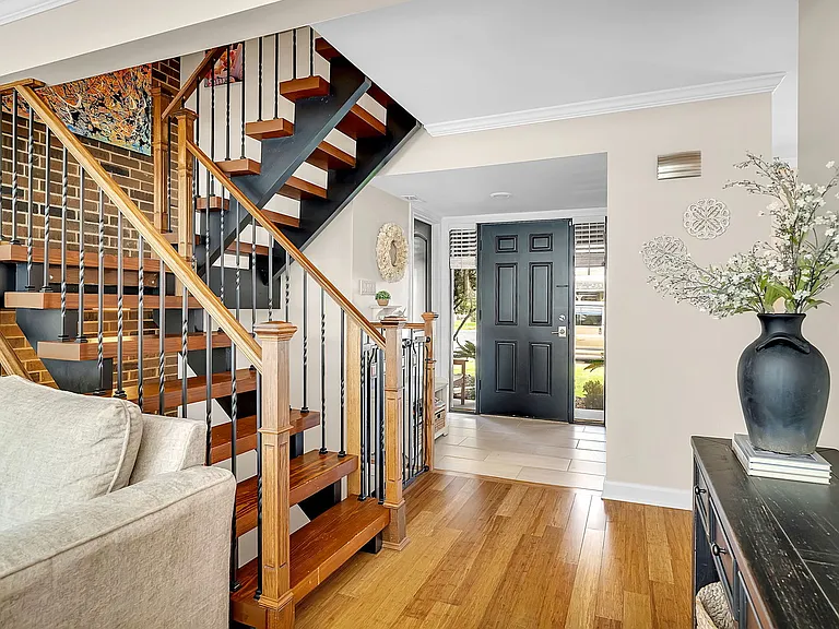 Berkhansted Ct — Photo 3