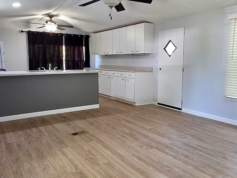 164 N Duck Ave — Photo 4