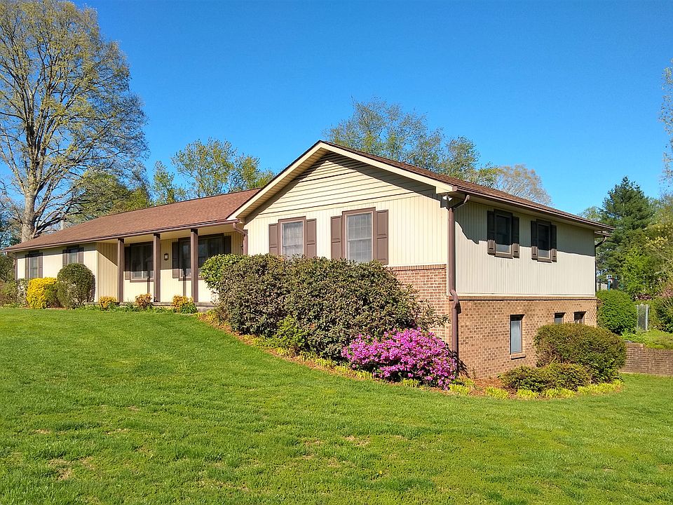 1st image of 1 Carolewood Dr