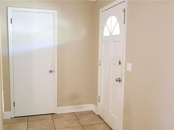 5th image of 7724 W Elm St