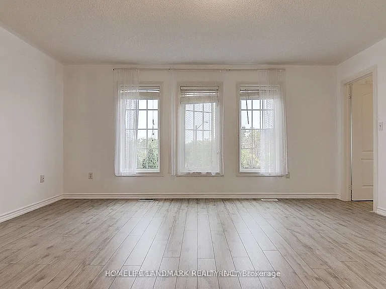 48 Kaitlin Dr — Photo 5