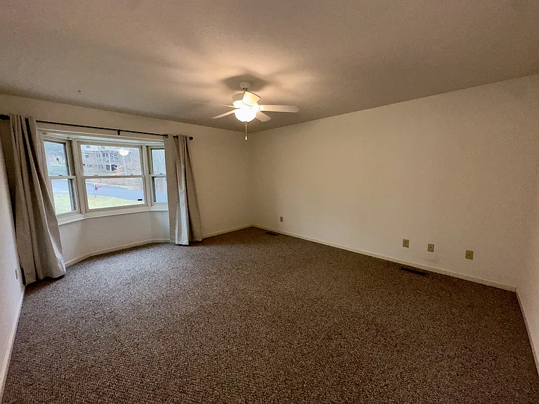 690 Terrace Lake Rd — Photo 43
