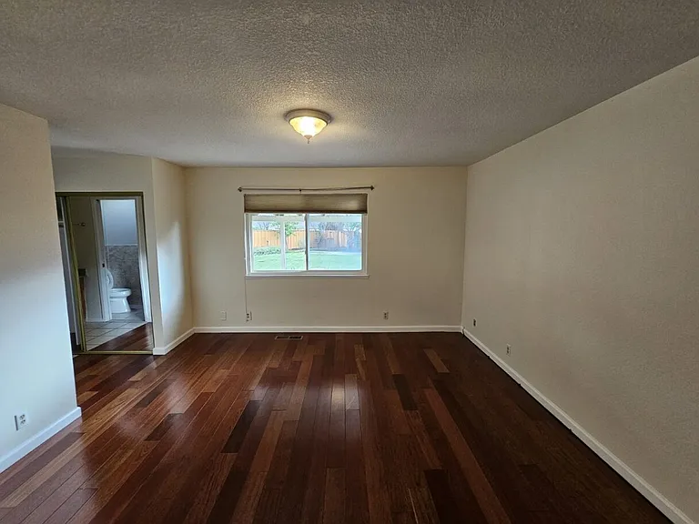 5686 Geranium Ct — Photo 9