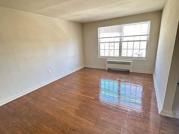 5th image of 8306 Garland Ave #206