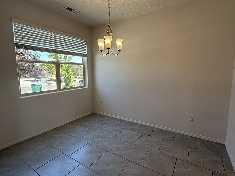 2116 Solitaire St NE — Photo 6