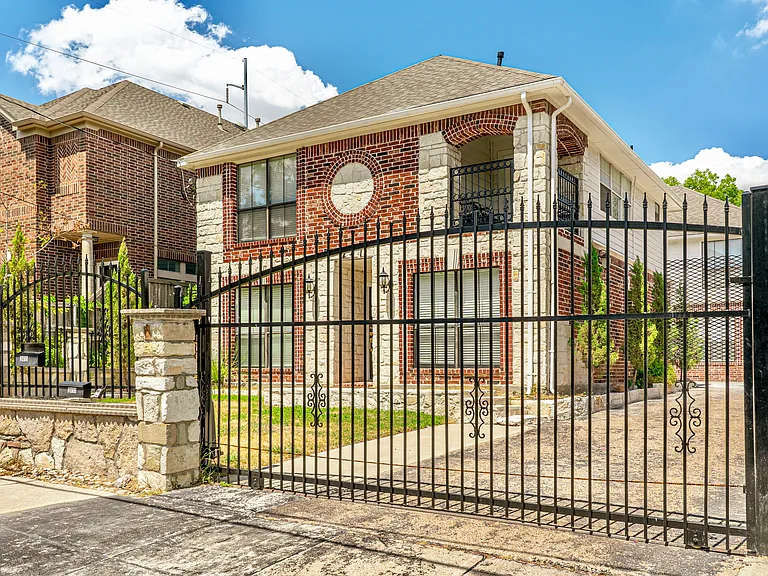 Private Gated Entry