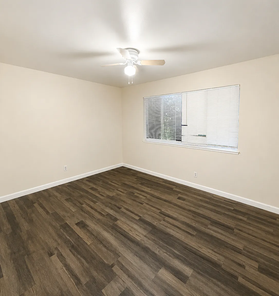 2 bed, 1000 sqft, $1,490 — Photo 1