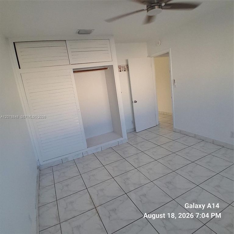 2344 NE 12th St APT 7, photo 5