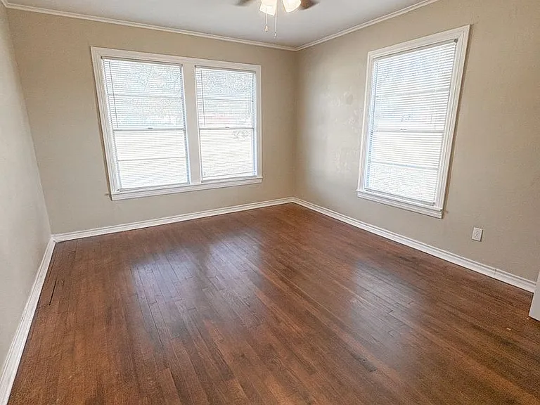 101 E Pirate Ave — Photo 5
