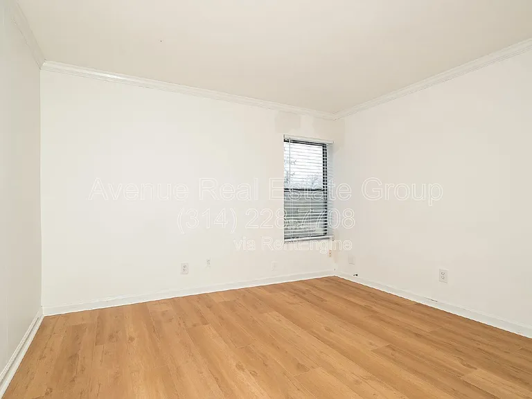 590 Sarah Ln #301 — Photo 20