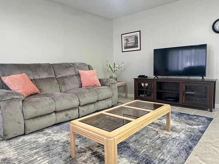 1235 S Highland Ave #D204 — Photo 7