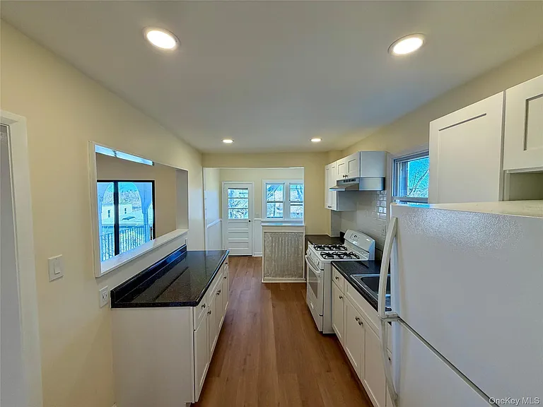 116 Alexander Ave — Photo 7