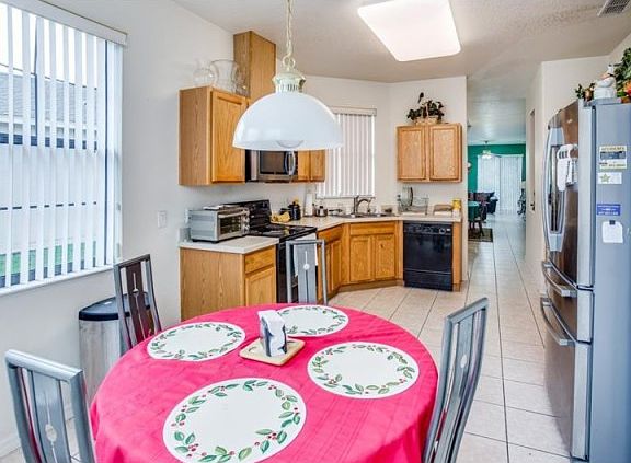 4th image of 906 Grand Canal Dr