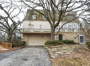 7830 N Pillow Hill Rd, Spring Grove, IL 60081
