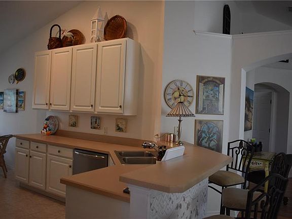 5th image of 119 Thornbury Dr