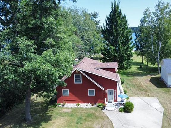 2nd image of 4847 W Cedar Lake Rd