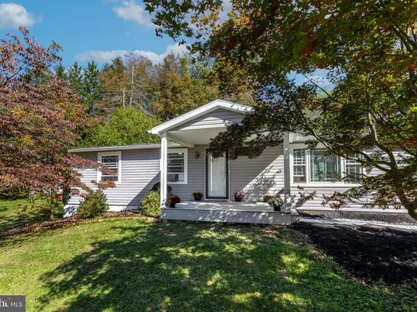 935 Oak Hall St, Boalsburg, PA 16827