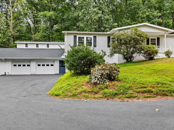 2845 Sky Top Trl, Dover, PA 17315