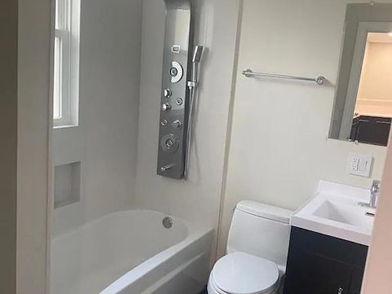 4064 Washington St #2 — Photo 7